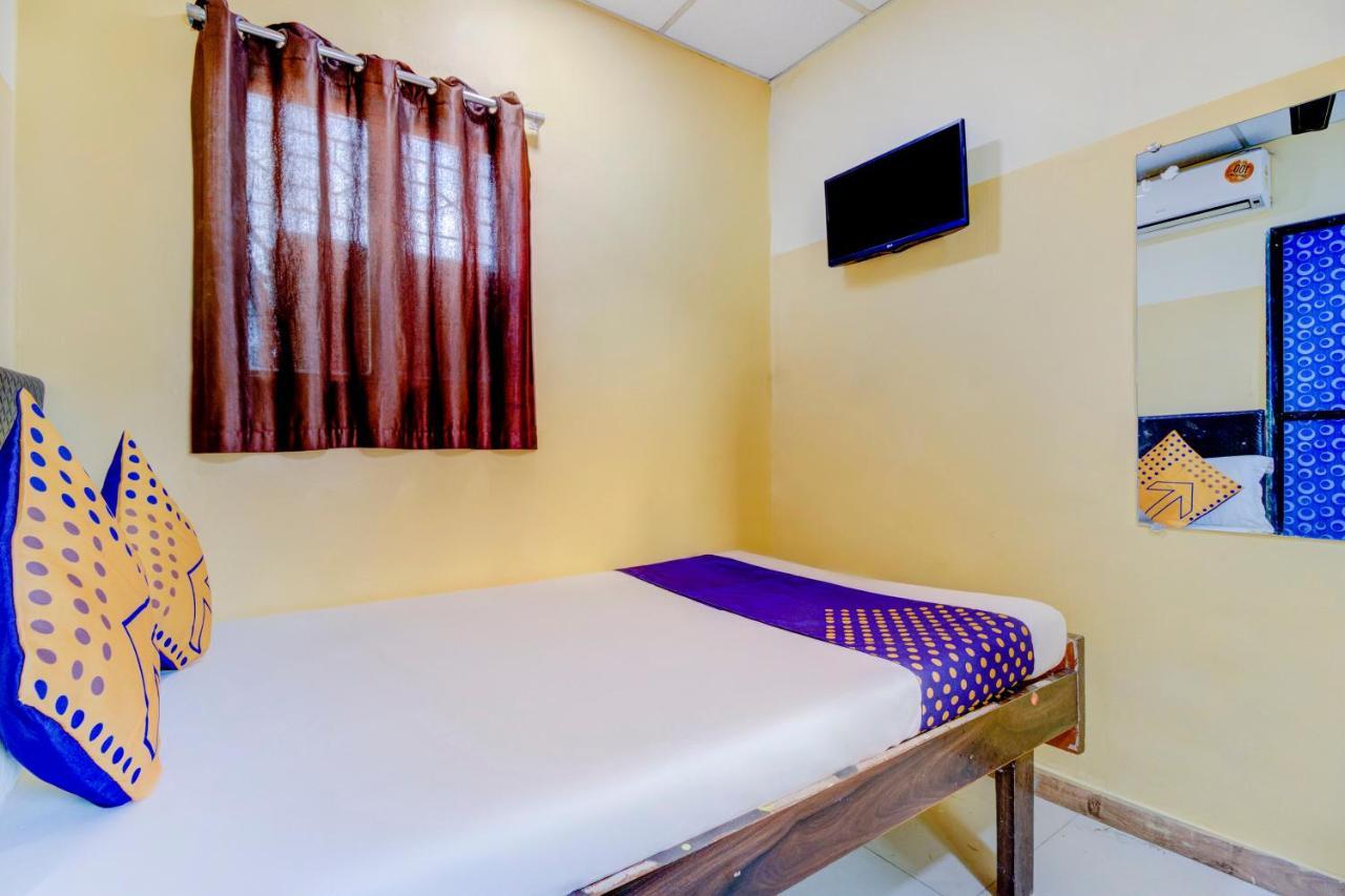 OYO 70661 Hotel Al Makkah Managed By Hotel Paris Mumbai Bagian luar foto